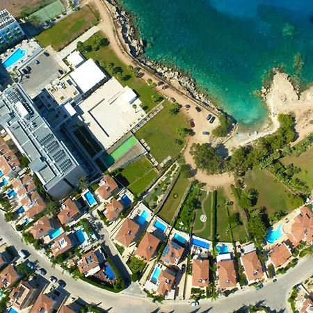 Meryl - Coralli Beachfront *